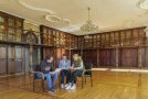 ATA‘ s beim Lernen in der Alten Bibliothek