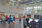 Personen in Turnhalle